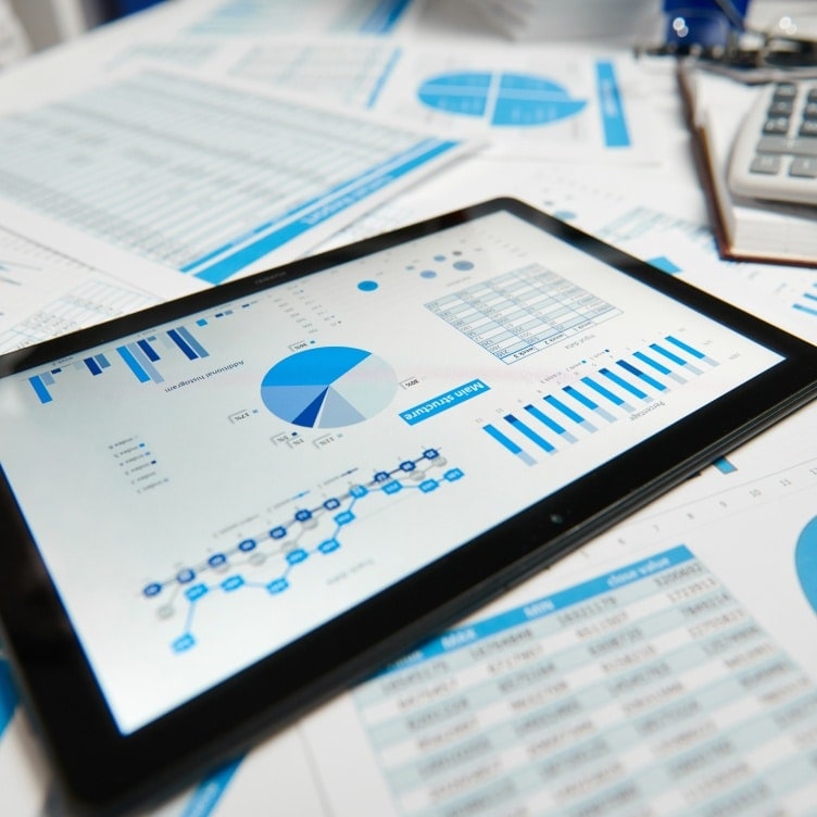 Tablet mit Diagrammen