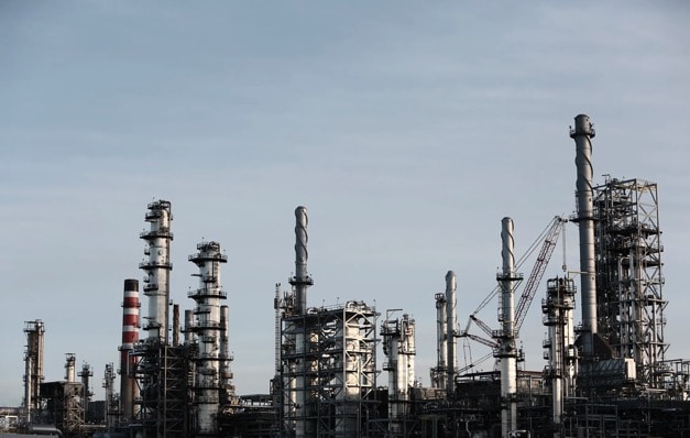 skyline of a oil manufactory